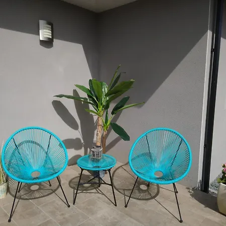 Le Bonheur A Portee De Mains Bed & Breakfast *