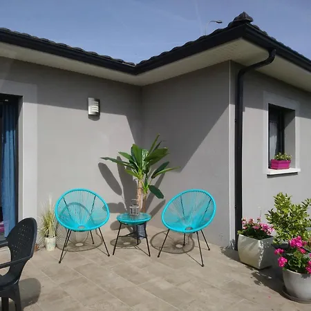 Le Bonheur A Portee De Mains Bed & Breakfast *
